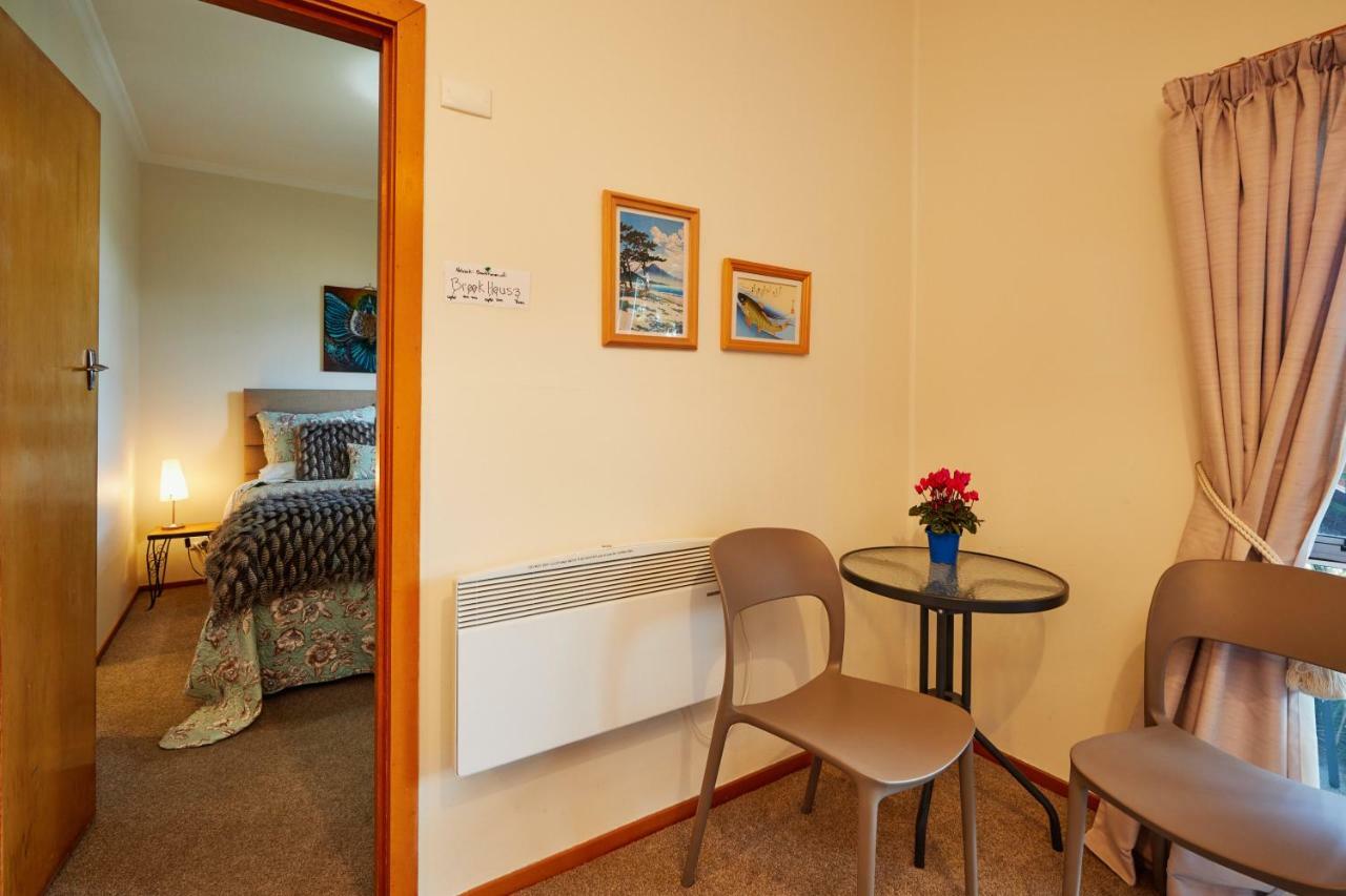 Brook House B&B & Cottages Кайкоура Экстерьер фото